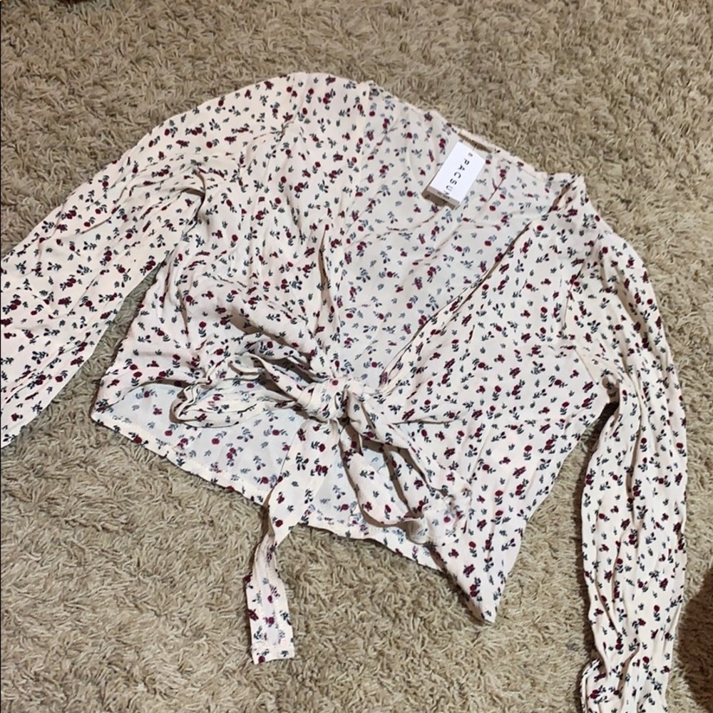 Long sleeve, cropped floral shirt